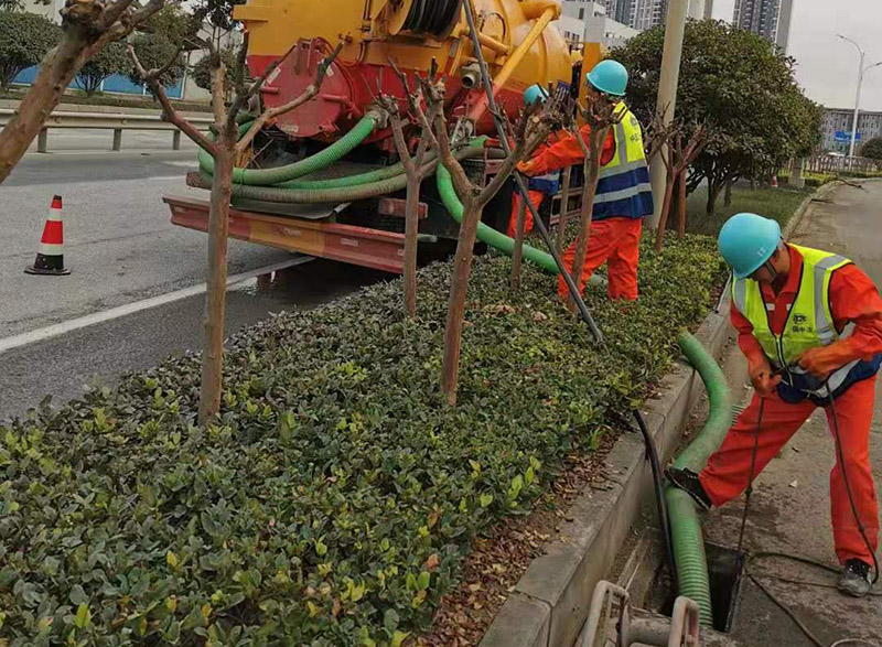育才镇市政管道清淤